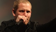 Wird Corey Taylor neuer Sänger bei Velvet Revolver? Die Gerüchteküche brodelt. Wer wird der neue Sänger bei Velvet Revolver? Nachdem Scott Weiland die Band 2008 verließ um wieder mit Stone Temple Pilots Musik zu machen, suchen die Jungs...